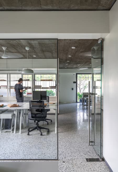 Plot 33